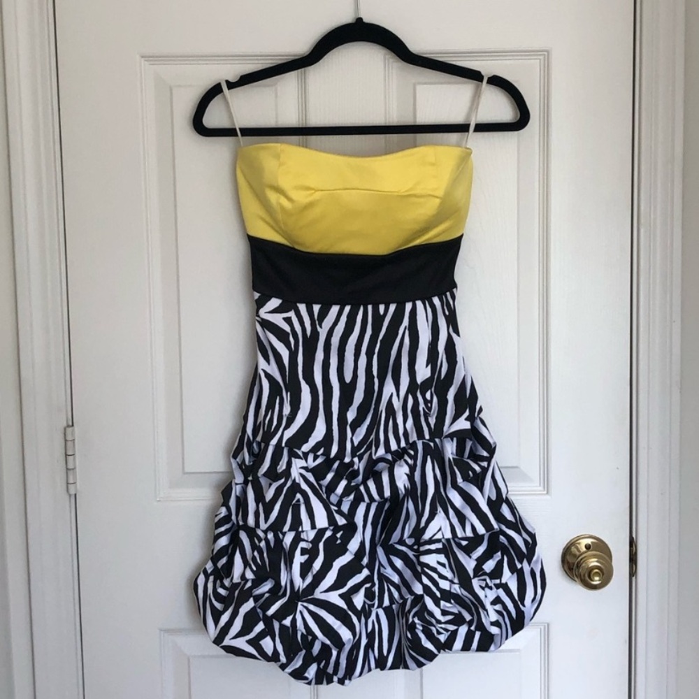 Windsor Yellow Strapless Dress with Black Waist